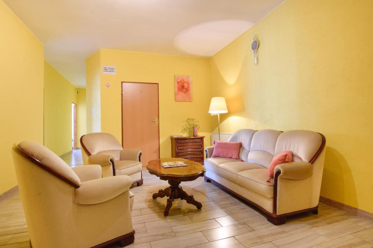 Hotel Stary Ratusz Kostomloty エクステリア 写真