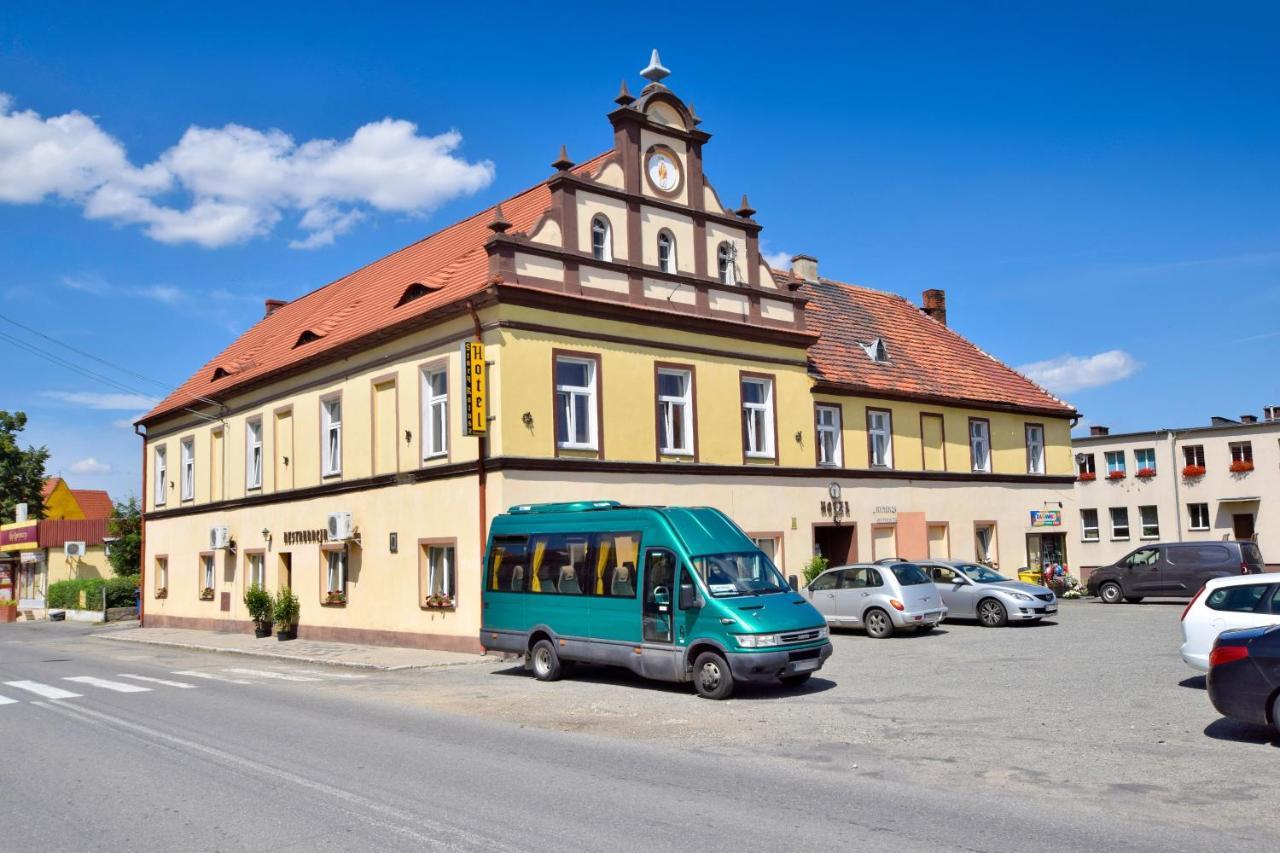 Hotel Stary Ratusz Kostomloty エクステリア 写真