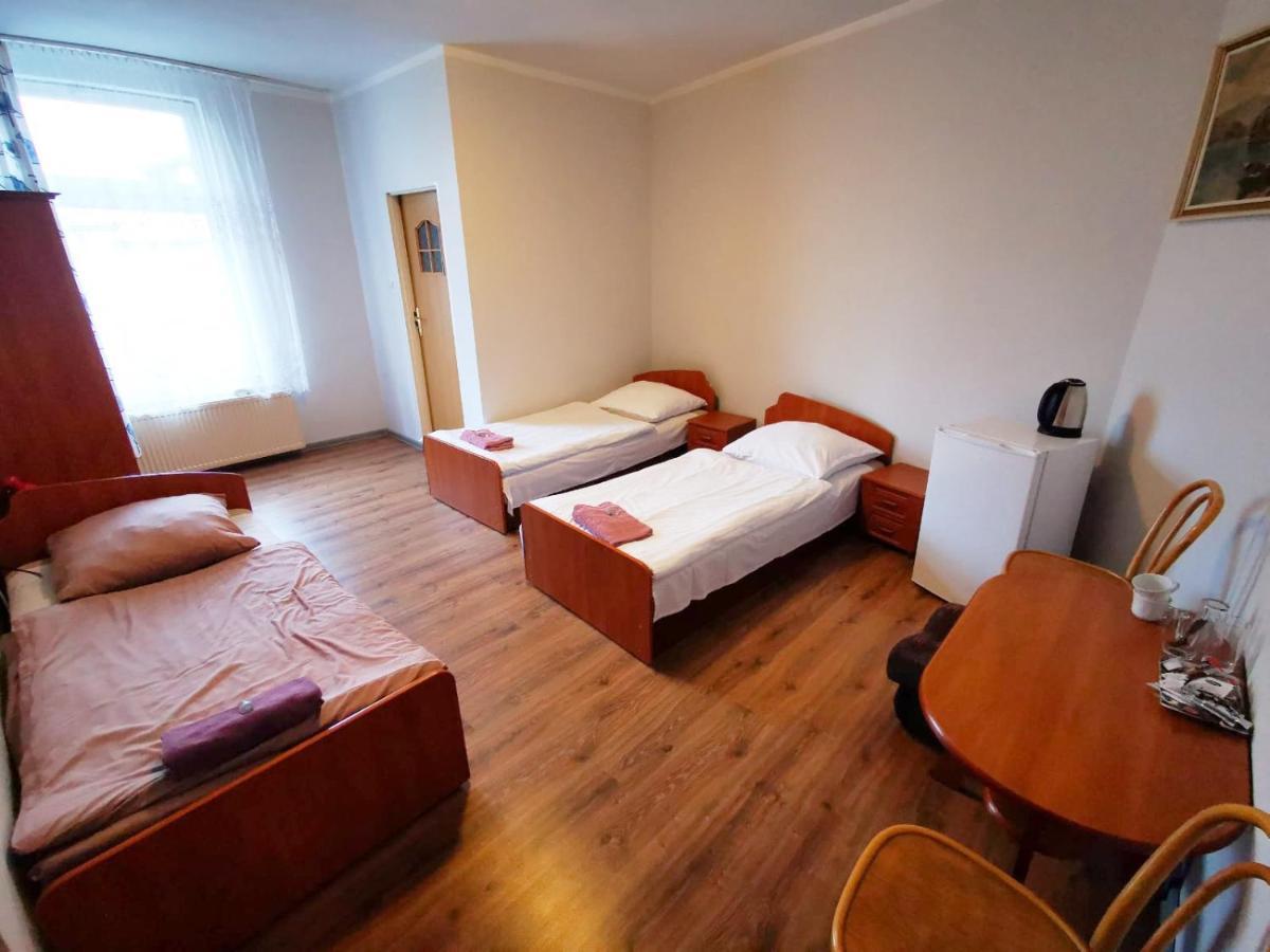 Hotel Stary Ratusz Kostomloty エクステリア 写真
